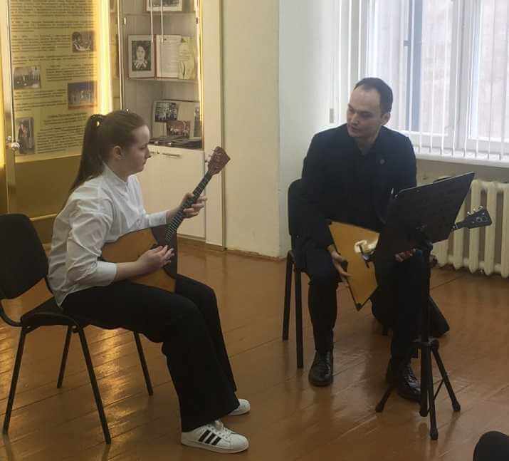 В Могилеве проходят мастер-классы от ведущих артистов Санкт-Петербургского театра песни и танца «Морошка»