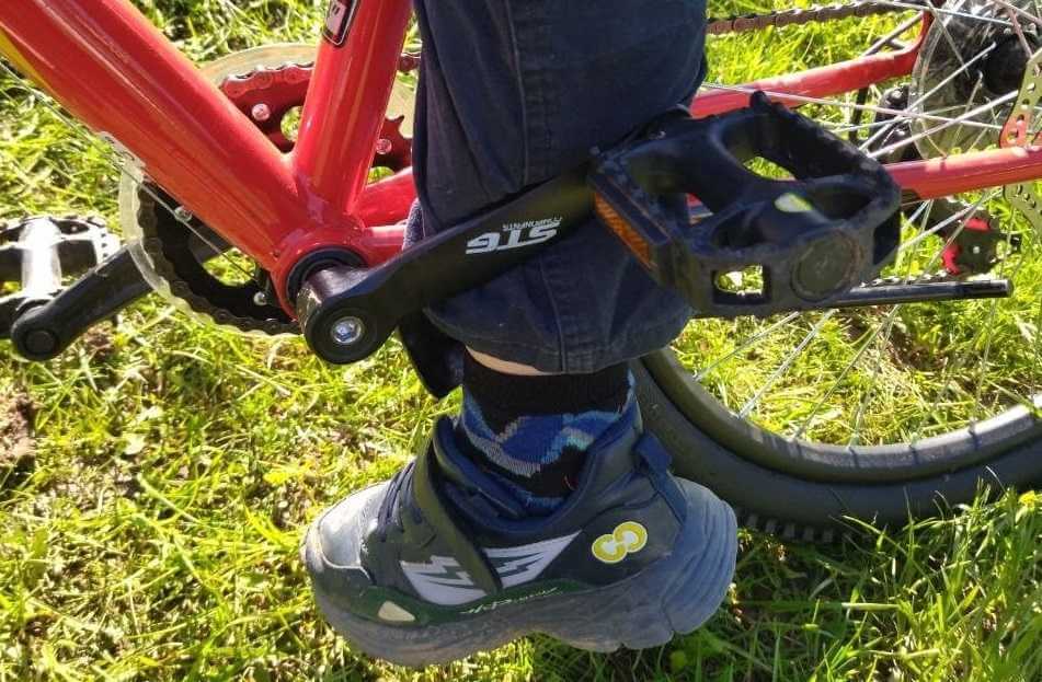 В Горках нога ребенка застряла в велосипедной раме