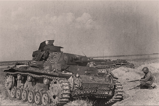Оборона Могилева: Буйничское поле 1941 года в фотографиях Павла Трошкина