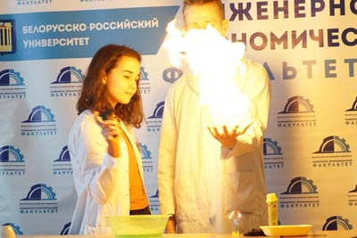 Химические опыты и проверка знаний: «Открытая Лабораторная» прошла в Могилеве