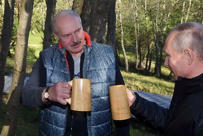 Форум регионов. Путин гостит в деревне у Лукашенко. Видео