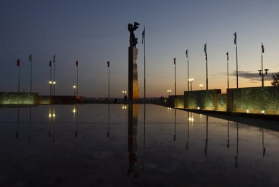 В Могилёве продолжают укладку именной плитки на площади Славы