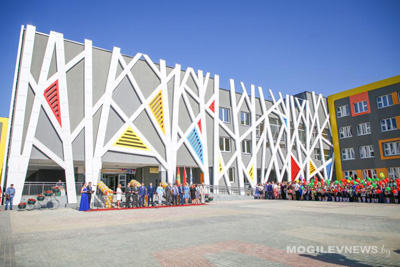 Открытие школы в микрорайоне Казимировка в Могилеве. Фото