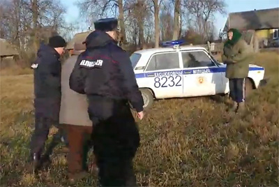 В Костюковичских лесах опять нашли пропавшего человека. ВИДЕО