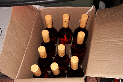В Могилеве изъято 100 литров элитного алкоголя. ВИДЕО