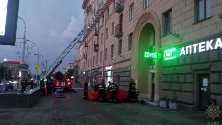 В Минске девушка спрыгнула с 6 этажа, но осталась жива. ВИДЕО
