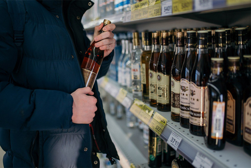 Охотники за бутылкой. Как могилевчане похищают спиртные напитки в магазинах Могилева?