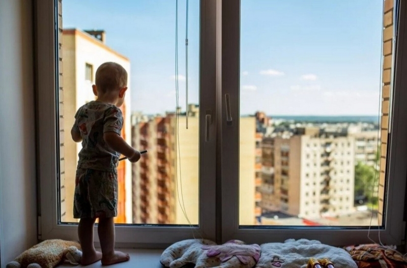 В Беларуси за выходные зафиксировано 4 случая падения детей с высоты. Как это произошло?