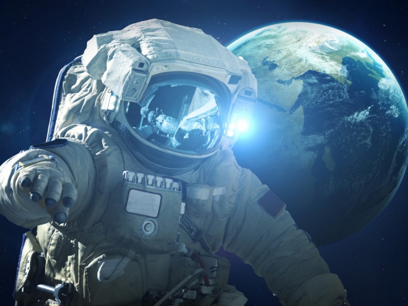 Космический турист впервые в истории выйдет в открытый космос