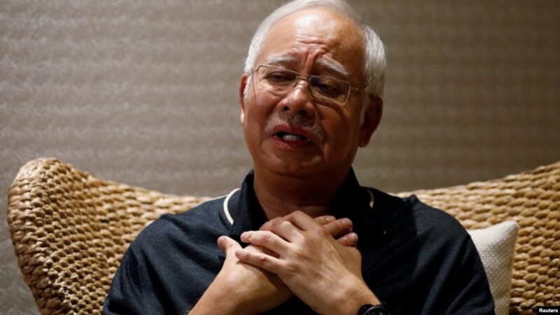 Експремьера Малайзии приговорили к 12 годам заключения по делу о коррупции
