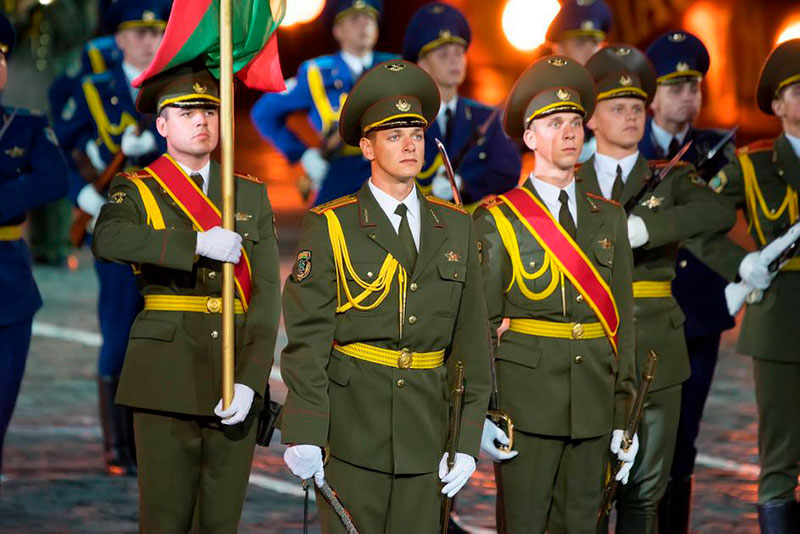 Министерство обороны всемерно будет поддерживать главнокомандующего Лукашенко на выборах