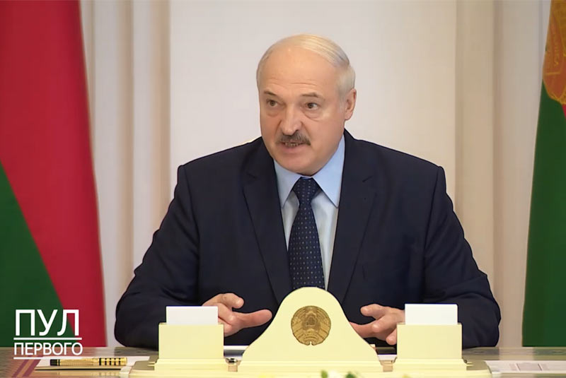 Втроем решите: Лукашенко рассказал как будет решаться вопрос с задержанными российскими боевиками