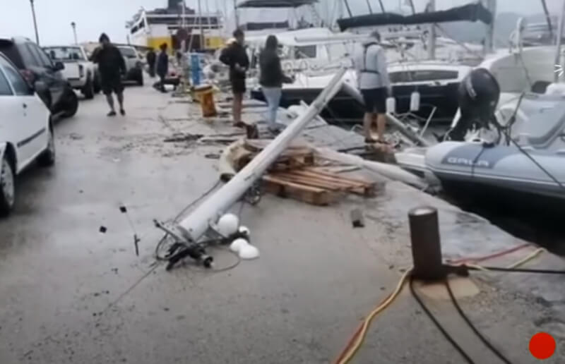 На Грецию обрушился мощный ураган «Ианос» (Видео)