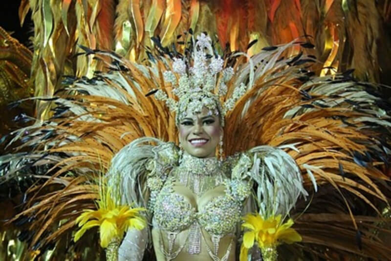 Карнавал в Рио откладывается из-за коронавируса