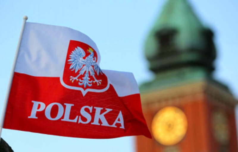 Польша намерена упростить трудоустройство белорусских медиков и айтишников
