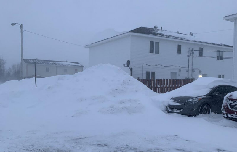 В Канаде выпало рекордное количество снега: Одна из провинций страдает от бури