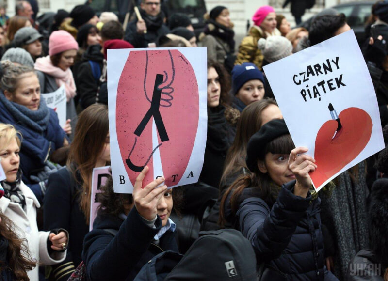Польский министр "взорвался" в ответ на осуждение Европой запрета абортов в стране