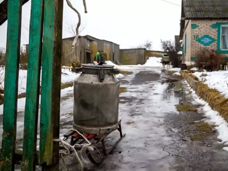 На Могилевщине деревня осталась без воды, жители растапливают снег
