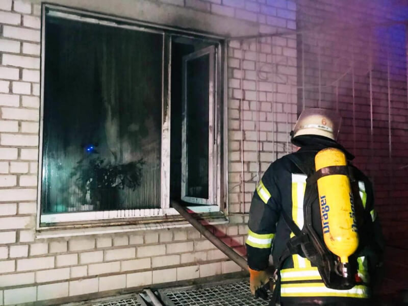 В Запорожье горела инфекционная больница, есть жертвы (Видео)