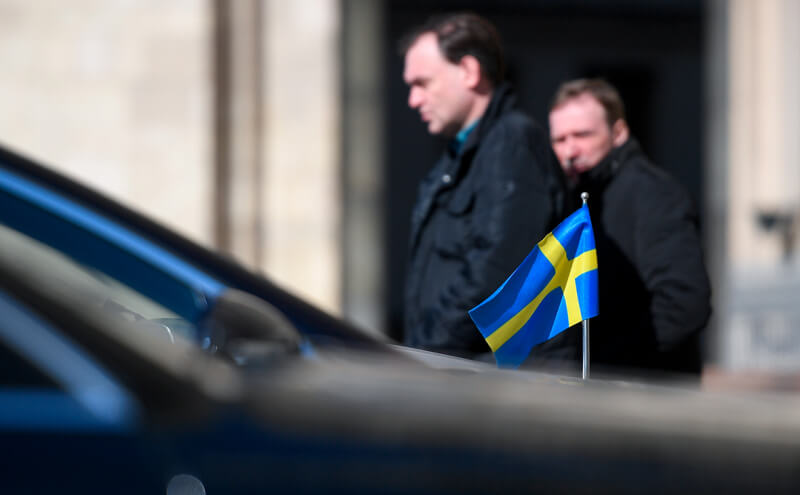 Россия высылает дипломатов Швеции, Польши и Германии. из-за Навального