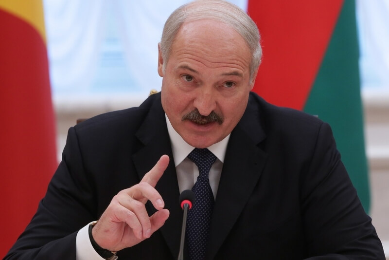 Лукашенко: Власть поддержит социально-ответственный бизнес, но на колени перед ним не станет
