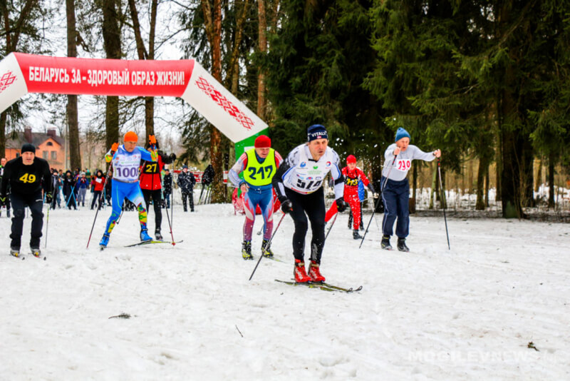 В Печерском лесопарке состоялся спортивный праздник "Могилевская лыжня 2021"