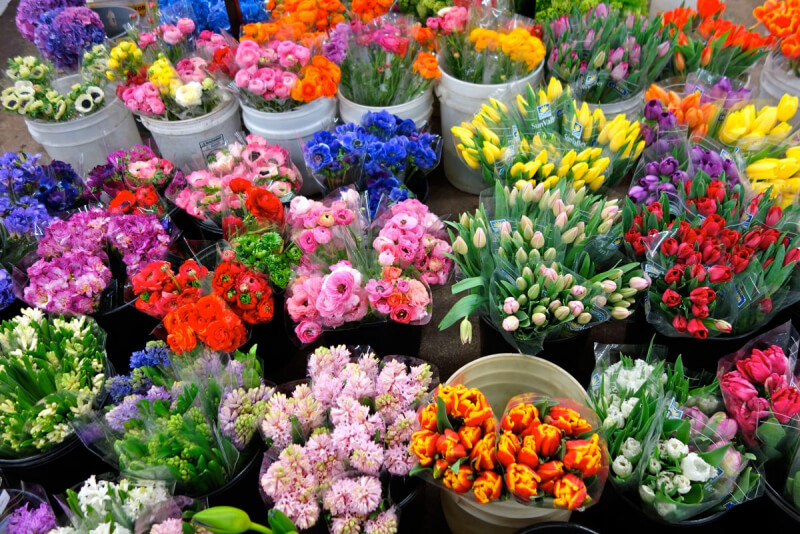 Для продажи цветов к 8 марта могилевчанам нужно заплатить единый налог 57 - 66 рублей