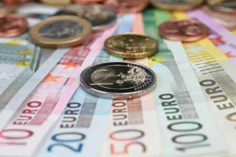 Доллар и евро подешевели, а рубль стал дороже - Курс валют в Беларуси 9 марта
