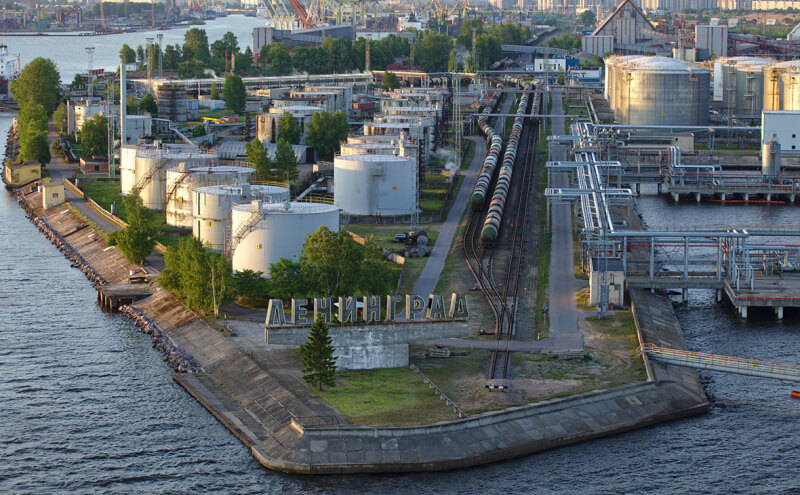 Петербургский нефтяной терминал начал перевалку белорусских нефтепродуктов