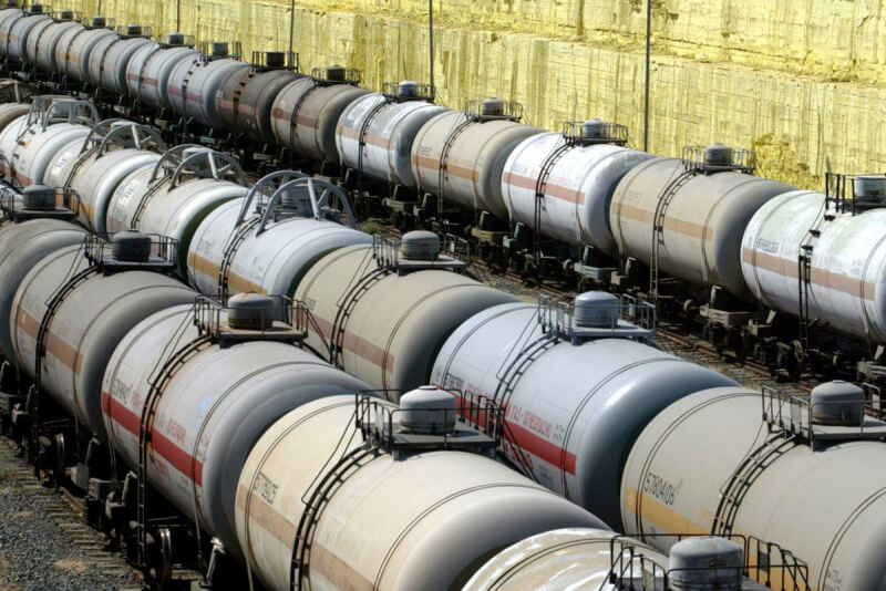 Доходы РФ от экспорта бензина обрушились почти наполовину