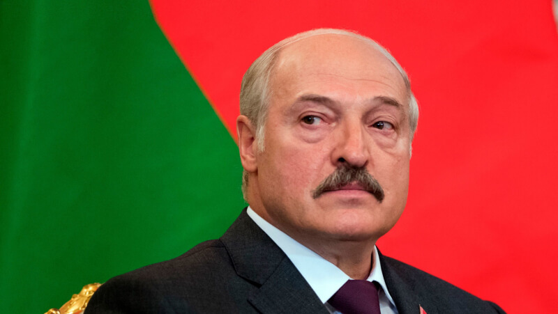 Президент поздравил белорусов  с Днем Конституции.