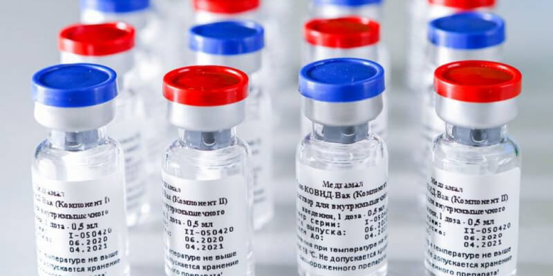 Эффективность вакцины против коронавируса "Спутник V" составила 97,6 процента