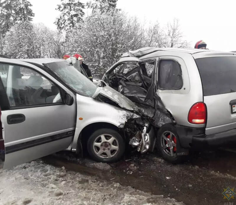 Dodge Caravan и Opel Sintra столкнулись в Могилевской области