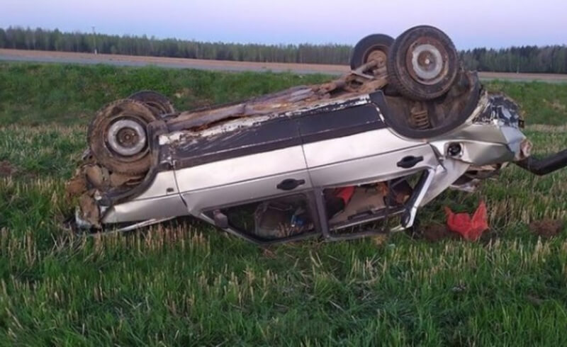 Под Быховом 17-летний парень разбил папин VW и попал в ДТП. Пострадали две девушки