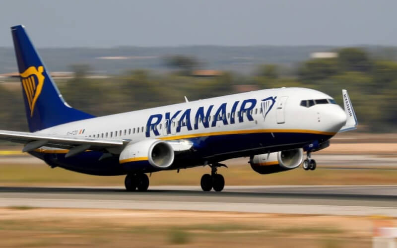 В Берлине экстренную посадку совершил самолет Ryanair, который следовал из Дублина в Краков. Это произошло из-за угрозы взрыва бомбы