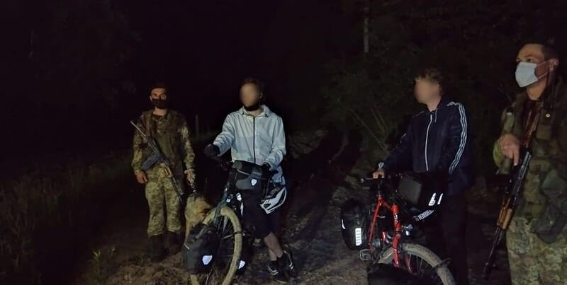 Украинские пограничники сообщили о необычном задержании немцев-нарушителей. Они думали, что Украина уже в ЕС