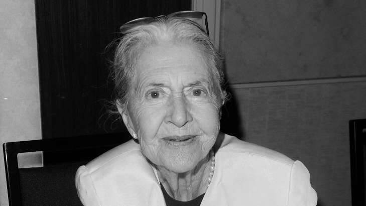 Умерла 93-летняя звезда "Стар Трека" Джоанн Линвилл
