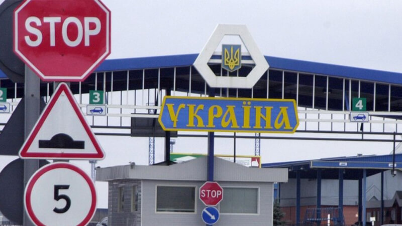 Вакцинация Спутником V не дает права въезда в Украину