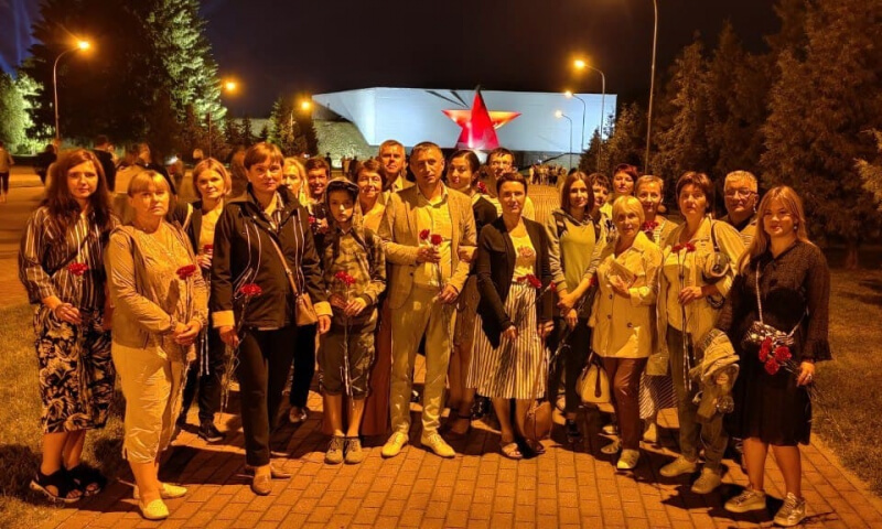 22 июня в 04:00 работники комитета по труду, занятости и социальной защите Могилевского облисполкома приняли участие в митинге-реквием "Звон скорби"