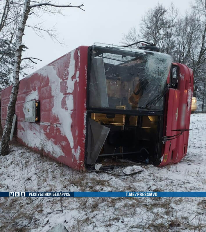 Школьный автобус в Солигорском районе попал в ДТП