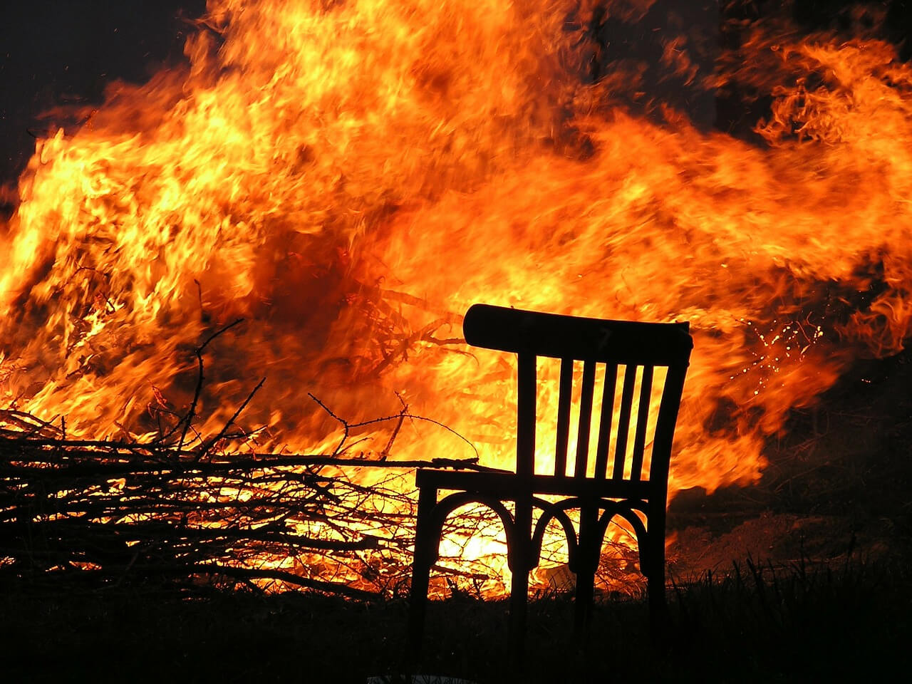 Пенсионерка получила ожоги на пожаре в Бобруйске