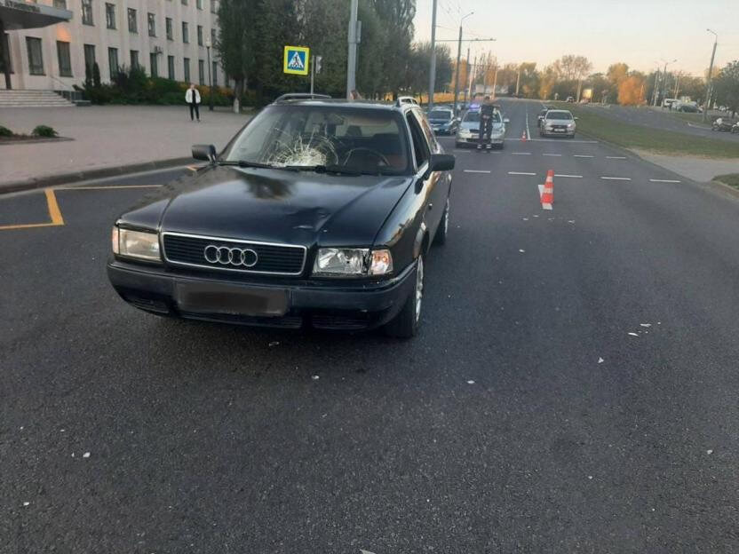 Водитель Audi сбил подростка на улице Космонавтов в Могилёве