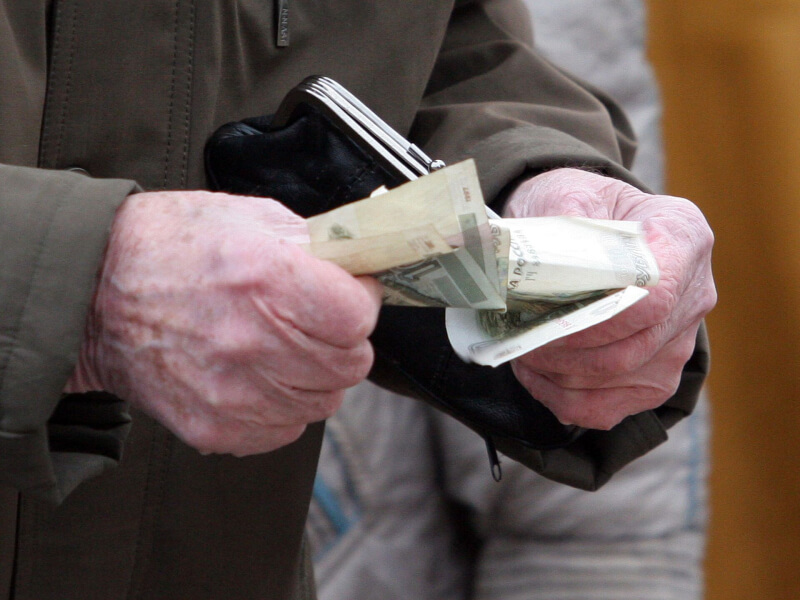 В Могилеве пенсионерка нашла на рынке кошелек и сразу же потратила чужие деньги