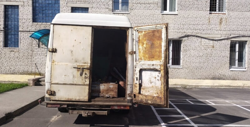 В Быхове задержали микроавтобус, перевозивший почти тонну лома черного металла и 60 литров топлива