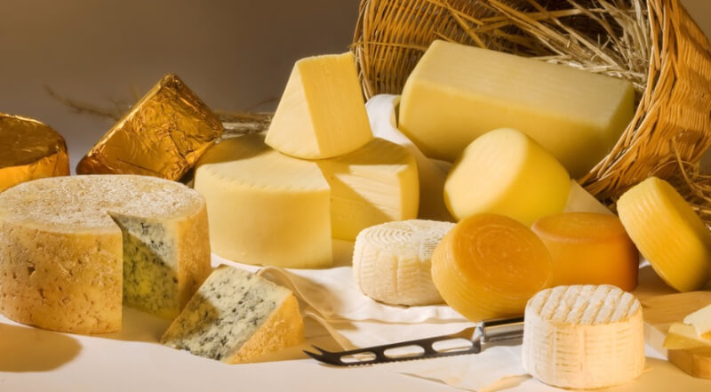 В Могилевском районе предприниматель завысил цену на сыр на 78 копеек. На него завели уголовное дело