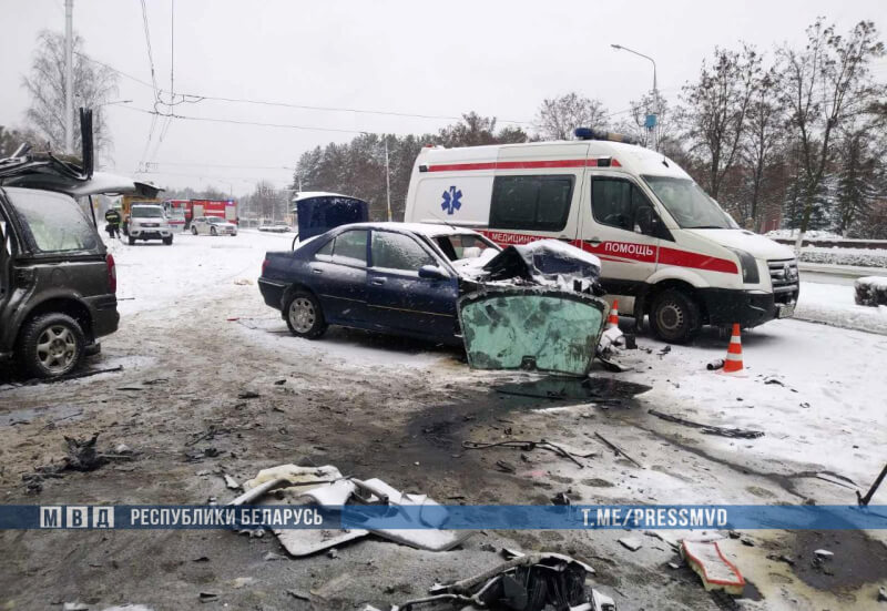 ДТП в Бобруйске: столкнулись три машины, госпитализированы четыре человека