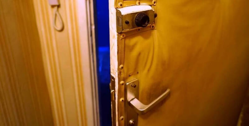 В Могилеве мужчина зашел в незапертую квартиру соседа и украл телефон его гостьи
