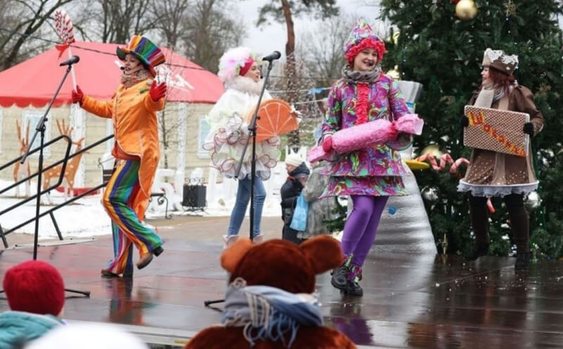 Жителей Могилёва и гостей приглашают присоединиться к флешмобу «Зарядка для Деда Мороза».