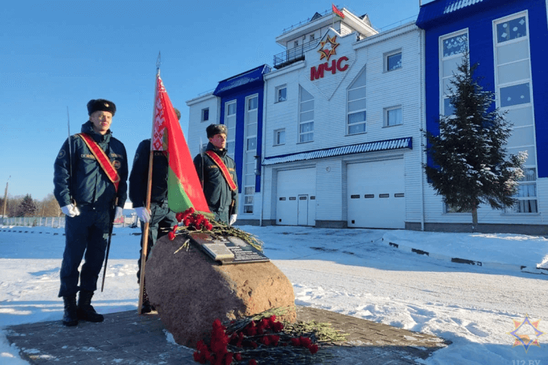 В Шклове в честь героя Советского Союза Андрея Милютина открыли мемориальную доску