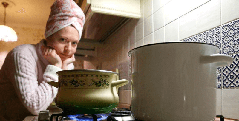 В Дрибине горячая вода в квартирах появляется только утром и вечером. Негодующим в райисполкоме порекомендовали установить водонагреватели